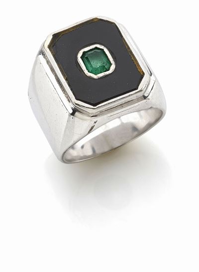 Anello in oro bianco 18K con onice e smeraldo