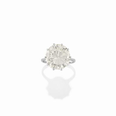 Anello in oro bianco 18K con diamante taglio brillante, ct 8,30