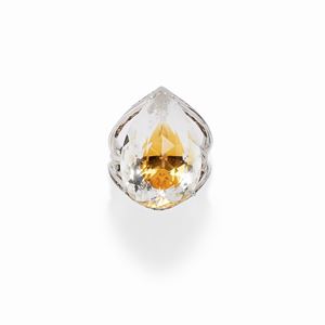 A 18K white gold with rock crystal, diamond and quartz ring