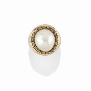  - Anello con perla e diamanti