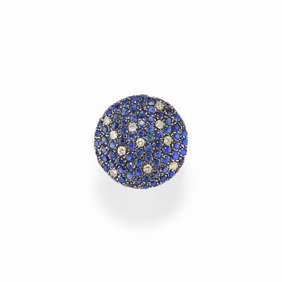 Anello con zaffiri e diamanti in oro giallo e brunito 18K