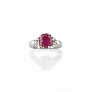  - Anello con rubino e diamanti