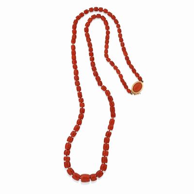 Collana con corallo, oro giallo 18K