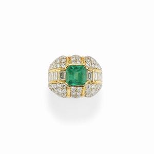 Anello con smeraldo e diamanti