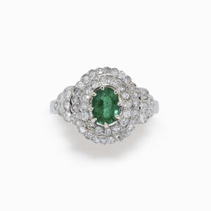 Anello con smeraldo e diamanti