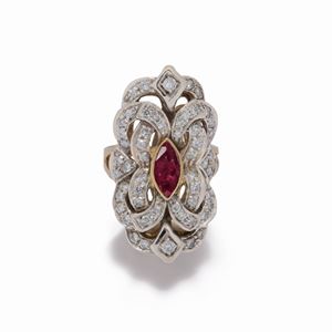 Anello con rubino e diamanti