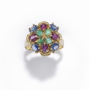 Anello con smeraldi, rubini, zaffiri e diamanti