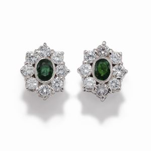 Orecchini con smeraldi e diamanti