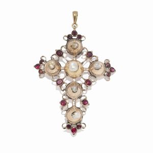 A low-carat yellow gold, pearl and ruby pendant, end of 19th Century, defects