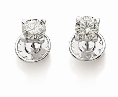 Orecchini in oro bianco 18K con diamanti a taglio brillante, ct 3,02