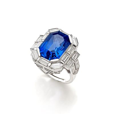 Anello in oro bianco 18K con zaffiro naturale e diamanti