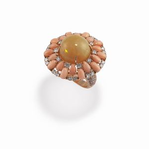 Anello con opale, agata rosa e diamanti