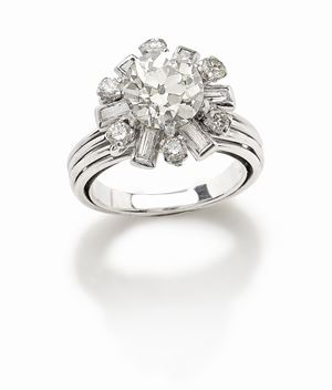 <span style="font-family: Helvetica;">WHITE GOLD 18K RING WITH OLD CUT DIAMOND CT 2,16 CIRCA&nbsp;</