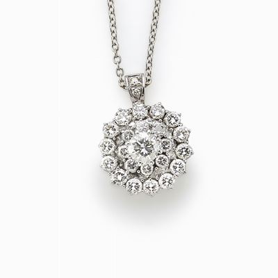 Collana in oro bianco 18K con pendente a forma di fiore e diamanti