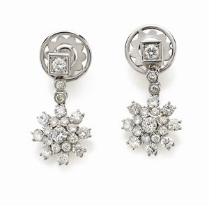 PAIO DI ORECCHINI IN ORO E DIAMANTI