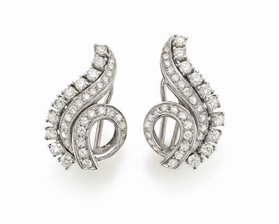 Orecchini in oro bianco 18K con diamanti taglio brillante