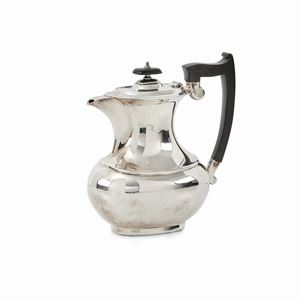  - Caffettiera in argento, Inghilterra XX secolo