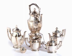 Servizio in argento con samovar composto da 5 pezzi, prima met&#224; secolo XX