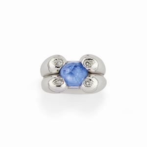  - Anello con zaffiro e diamanti