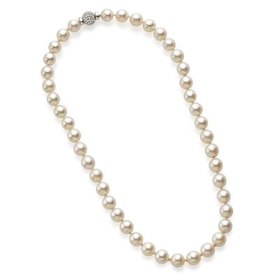 Collana in perle coltivate giapponesi con chiusura in oro bianco 18K e diamanti