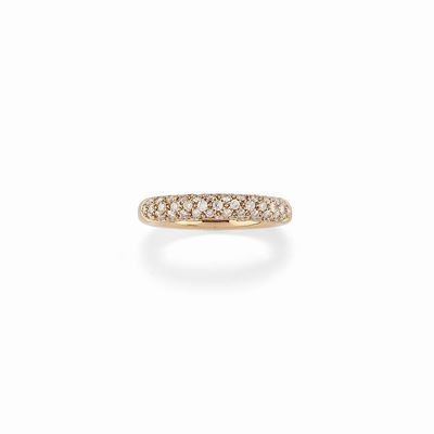 Anello in oro rosso 18K con pavé di diamanti taglio brillante