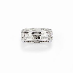 A 18K white gold and diamond ring, Bulgari, with box
