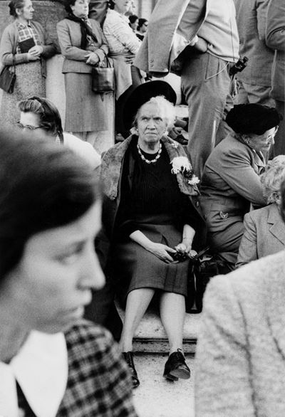 Roma, Piazza S. Pietro, in attesa di vedere il Papa, stampa vintage alla gelatina ai sali d'argen...