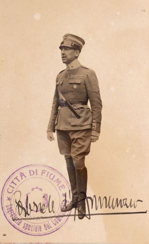 Cartolina postale con dedica e timbri