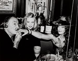 Lowit Roxanne - Salvador Dalì, Janet Daly and the Recipient of a Kiss, NYC