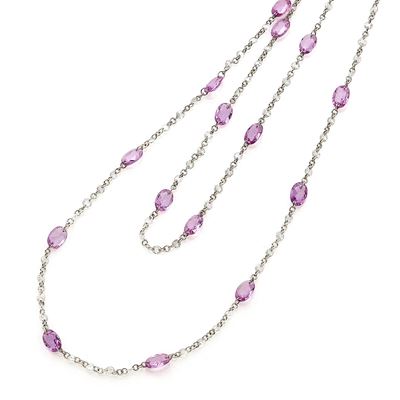 Catena lunga in oro bianco 18K con diamanti a taglio brillante e zaffiri rosa a taglio ovale