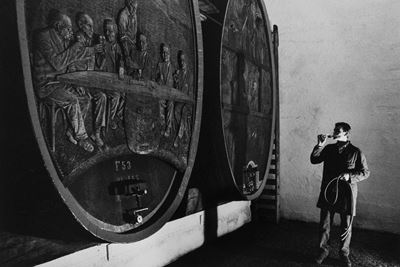 Bolzano, cantina tipica, stampa vintage alla gelatina ai sali d'argento