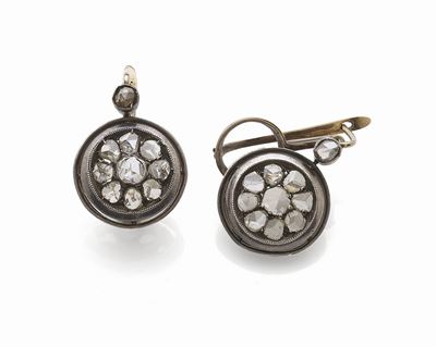 Orecchini in oro rosso e argento con diamanti, fine XIX secolo