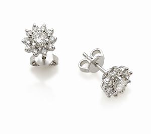<p class="Corpo">WHITE GOLD 18K EARRINGS WITH DIAMONDS<o:p></o:p></p>