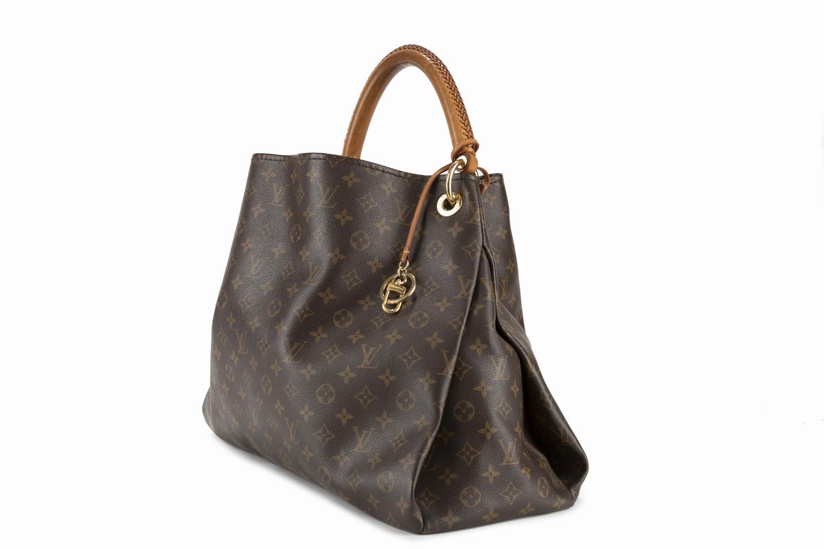 Sold at Auction: Louis Vuitton, Louis Vuitton - Artsy MM in Monogram Canvas  - Brown Shoulder Bag