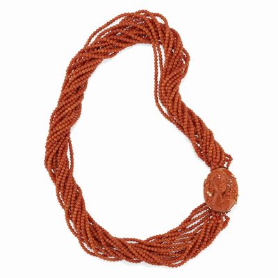 Collana in oro giallo 18K con corallo rosso-arancio e cammeo femminile
