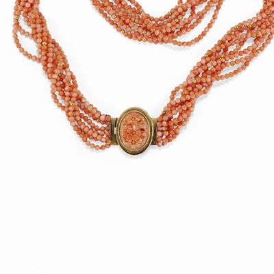 Collana in oro giallo 18K con corallo salmone