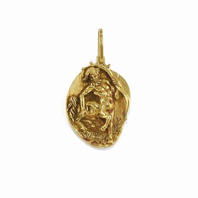 Autore sconosciuto, Pendente in oro 18K con centauro in alto rilievo