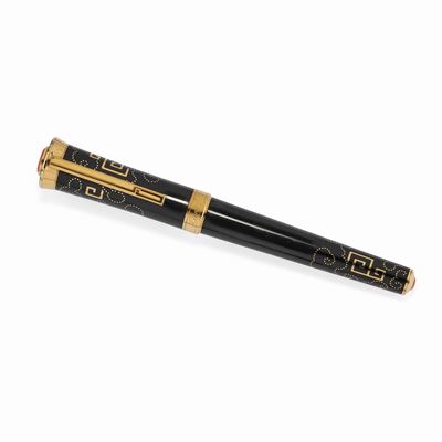 Penna stilografica 'China', Edizione limitata, Resina nera lucida con finiture placcate oro giall...