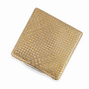 A 18K yellow and white gold, diamonds powder compact, circa 1960-70