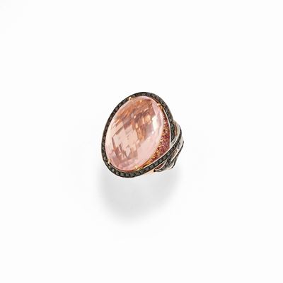 Anello in oro rosso 18K con diamanti, quarzo rosa e zaffiro rosa