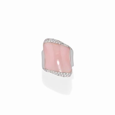 Anello in oro bianco 18K con diamanti e pietra dura rosa