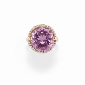 A 18K red gold, amethyst and diamond ring