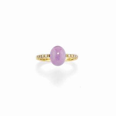 Anello in oro giallo 18K con pietra dura ovale cabochon viola e diamanti