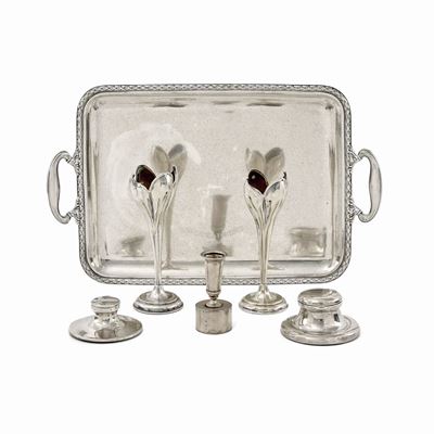 Vassoio rettangolare con manici e cinque portacandele in argento, incisione 'Le Dame di Partinico...