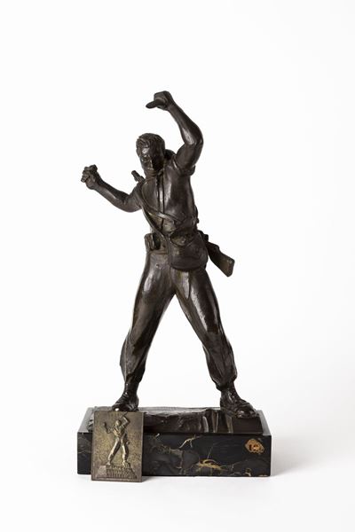 Milite dell'Africa Orientale italiana, scultura in bronzo su base in marmo, 1939