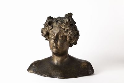 Ritratto di giovane donna con riccioli, scultura in bronzo, cm 42, circa 1900