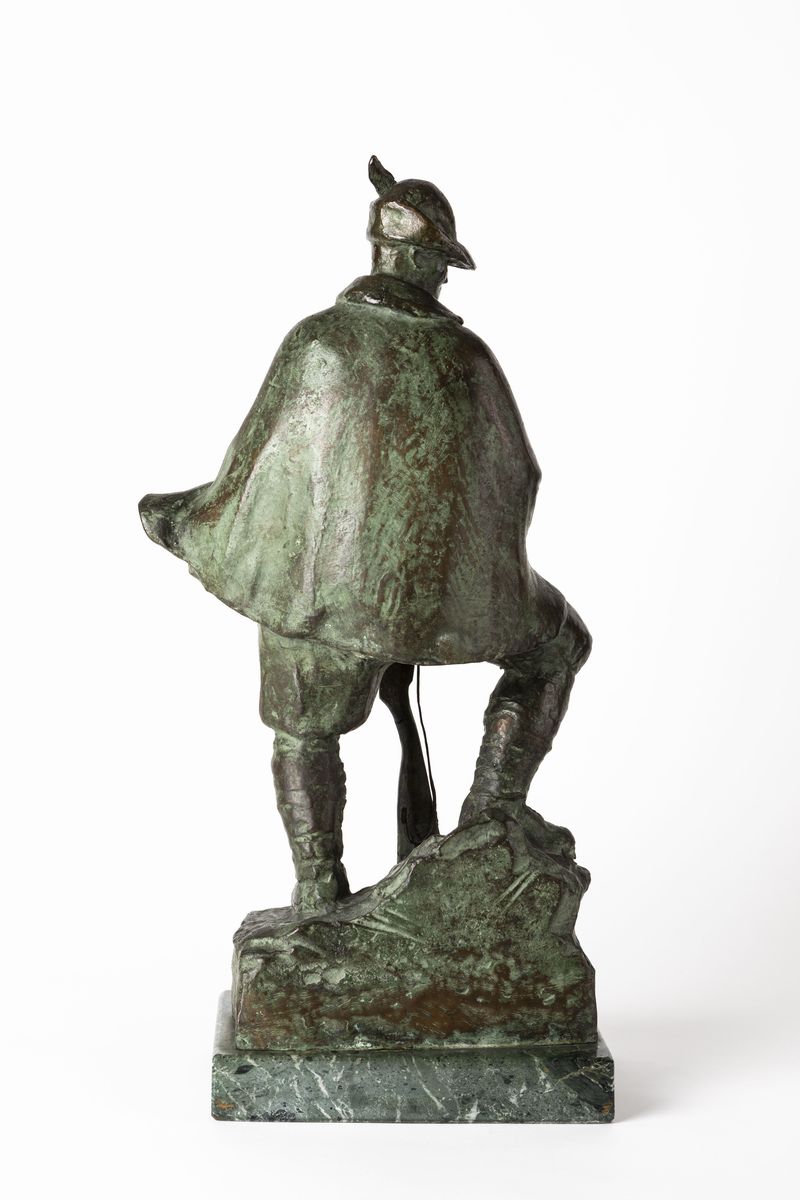 Emilio Musso - Alpino - scultura in bronzo su base in marmo verde