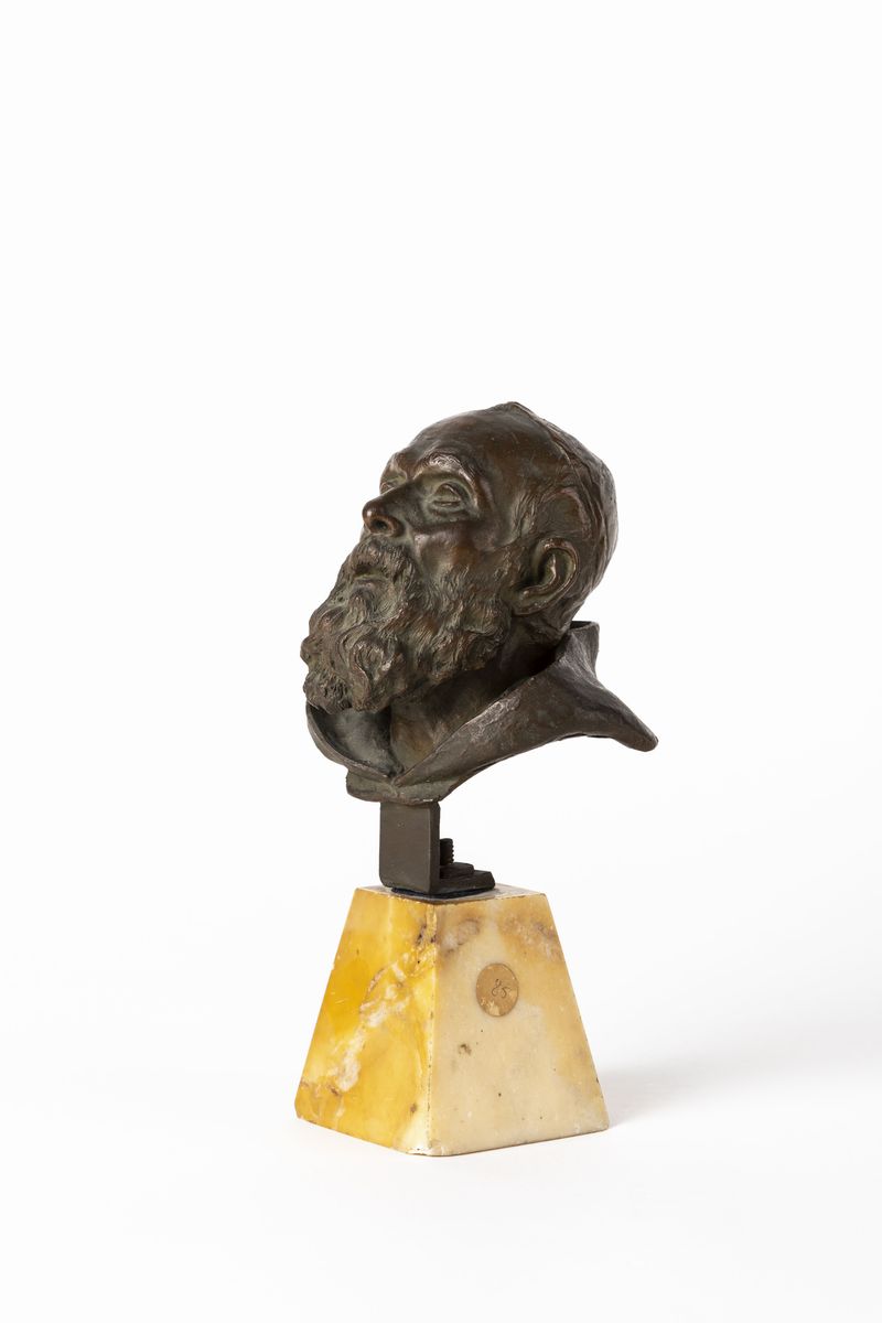 Domenico Jollo - Monaco con la barba, scultura in bronzo su base in marmo