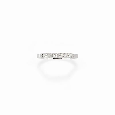 Anello in oro bianco 18K con diamanti a riviera