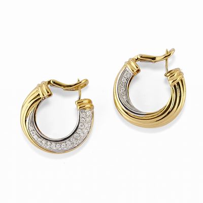 Orecchini in oro giallo 18K con diamanti a pavé